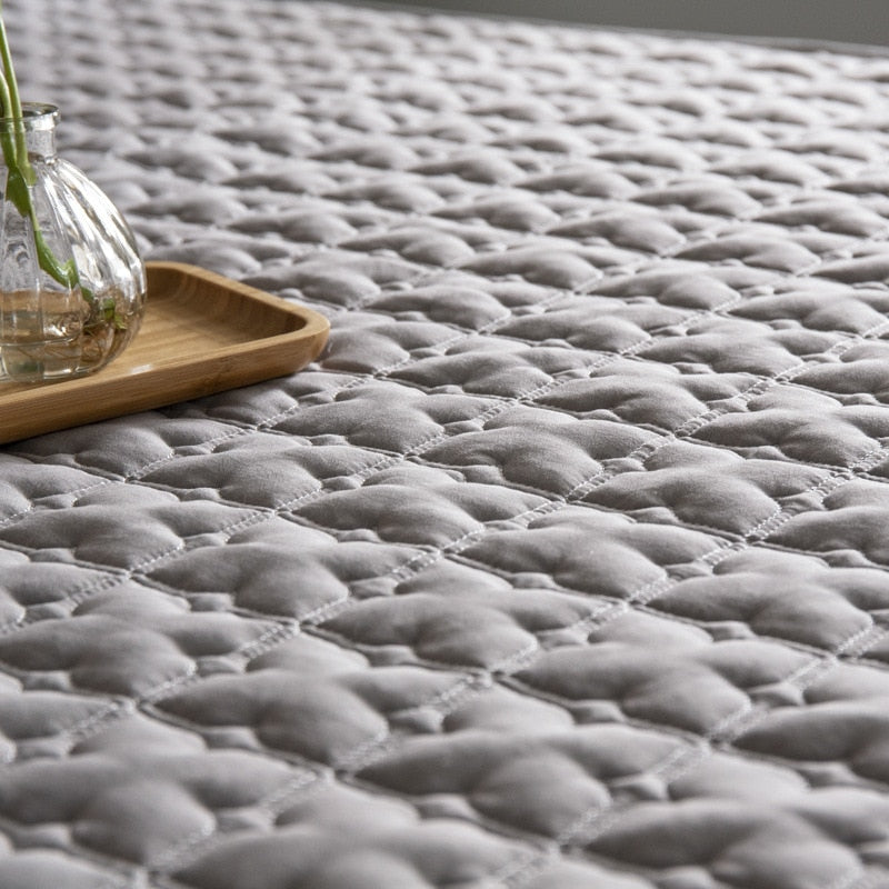 Washable Bed Cover Queen/King Size Breathable Solid Color Mattress Cover Embossed Quilted Mattress Protector