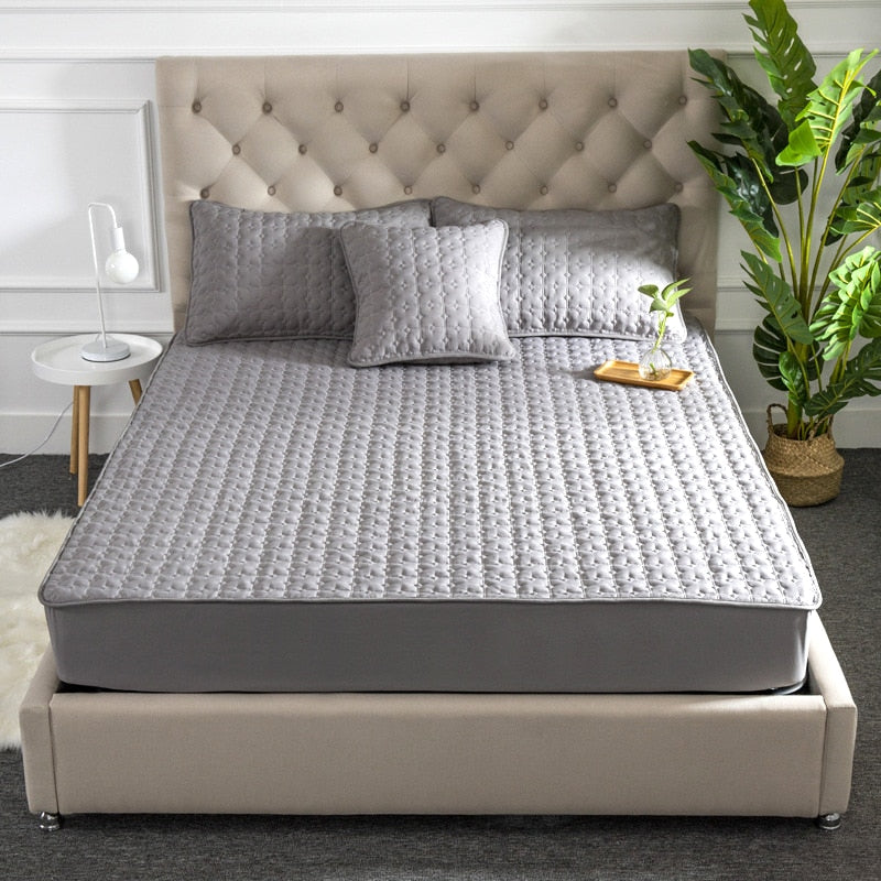 Washable Bed Cover Queen/King Size Breathable Solid Color Mattress Cover Embossed Quilted Mattress Protector